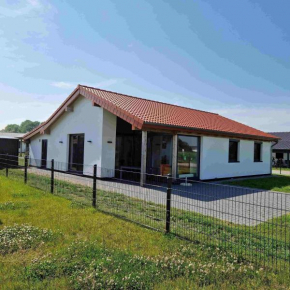 G1 Eingezäuntes Haus mit Kamin in Eckwarderhörne